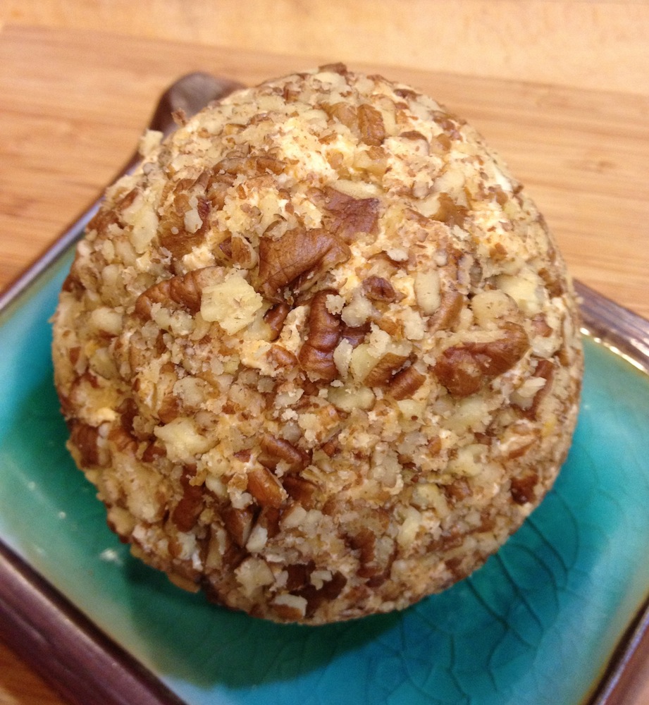 Wisconsin Farm Girl: Pecan Cheese Ball